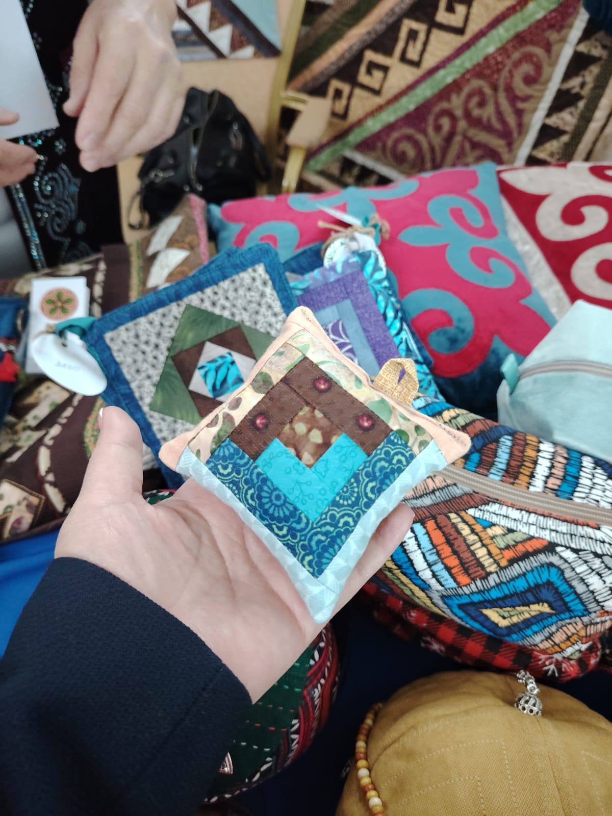 Экоакция и дармарка — сбор и передача вещей семьям